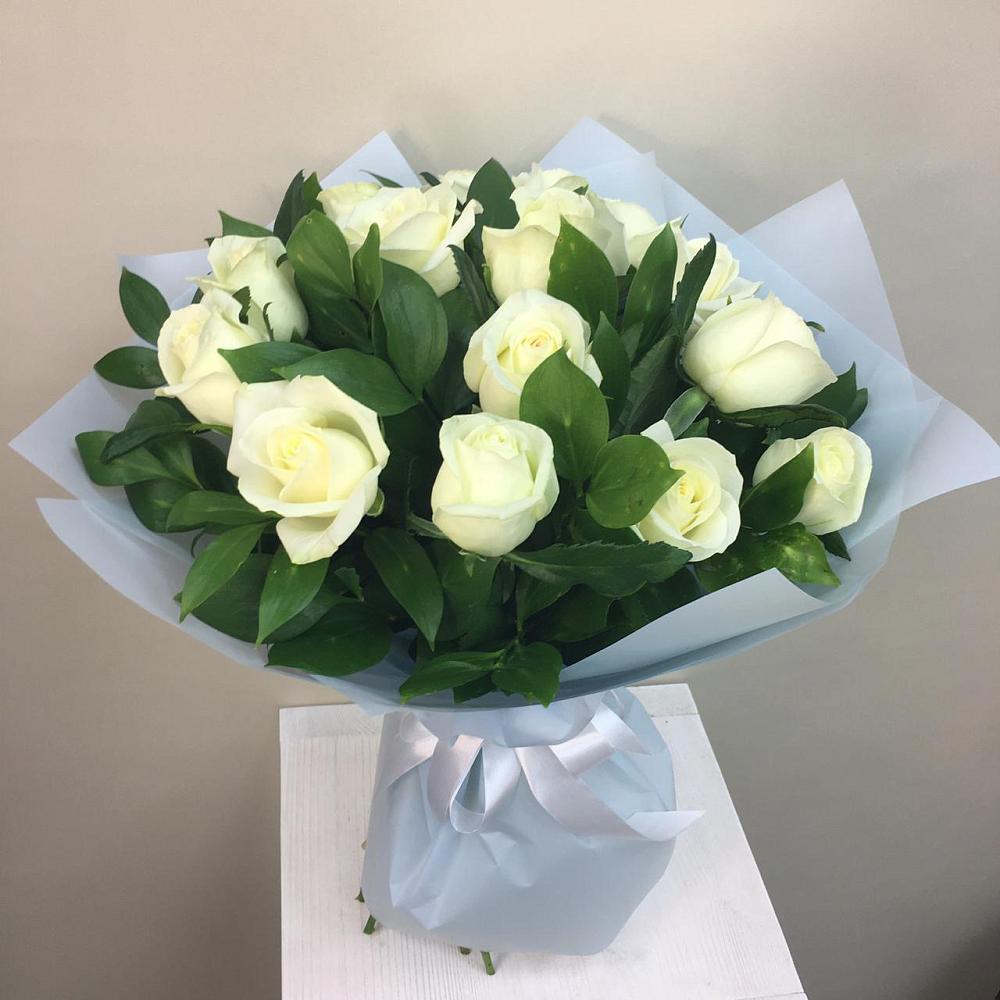 Букет 15 Белых роз Проуд в Клишино