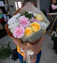 Букет цветов из:  Герберы, Розы и Хризантемы в Клишино