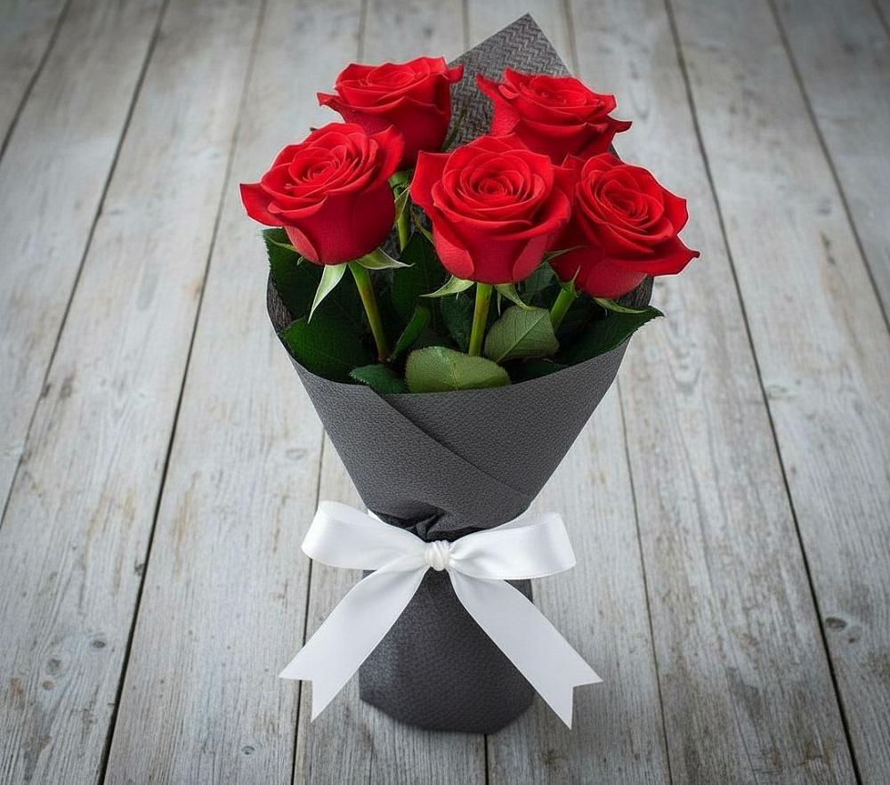 Букет 5 Красных роз Эдлесс Лав в Клишино