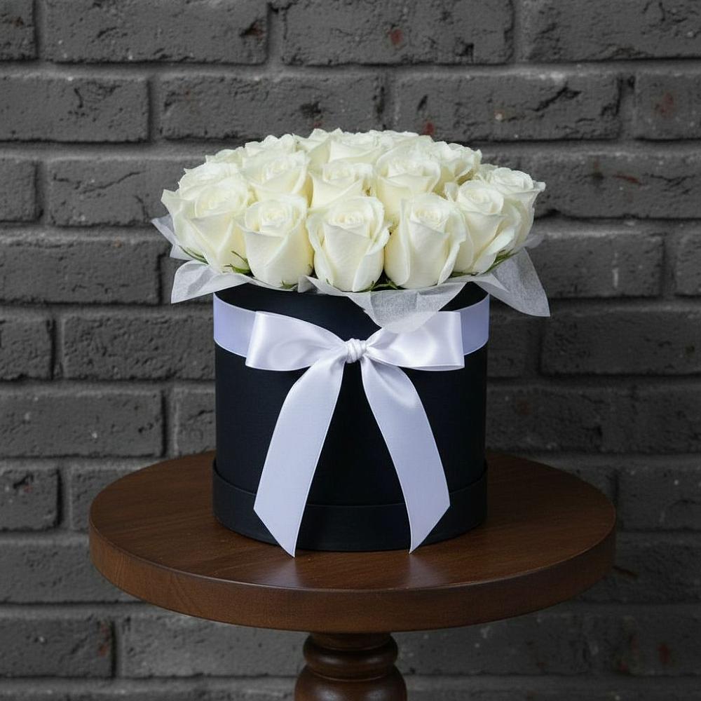 Цветочная композиция из Розы в шляпной коробке в Клишино