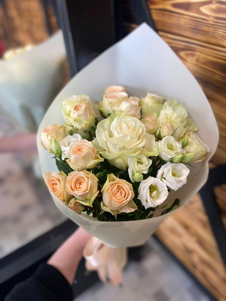 Букет цветов из: Розы и Лизиантусы в Клишино